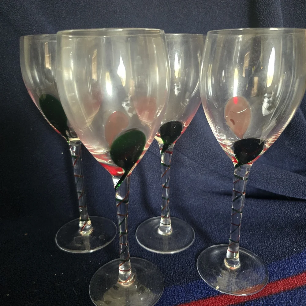 Pier 1 Imports Wine Glasses Set
